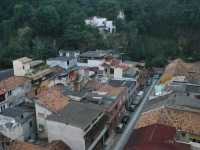 Voir l'image Bra03240-Rio_la_ville-----LD--IMG_5426.JPG : Un petit (tout petit) bout de Copacabana vu de l'hôtel