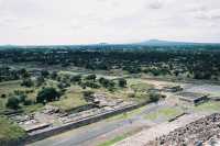 Voir l'image 01_03_00190.Mexico_teotihuacan.F1060023.JPG : Avenue des morts (2,8 km)