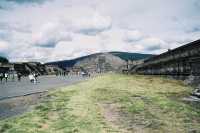 Voir l'image 01_03_00240.Mexico_teotihuacan.F1060026.JPG : 