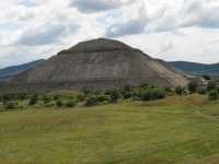 Voir l'image 01_03_00270.Mexico_teotihuacan.IMG_0892.JPG : Pyramide du soleil