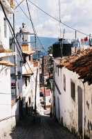 Voir l'image 02_01_00240.Taxco_Ville.F1070003.JPG : Une ruelle typique