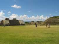 Voir l'image 04_02_00140.Oaxaca_Monte-Alban.IMG_1287.JPG : L'observatoire