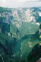 Voir l'image 06_01_00040.Tuxtla-Guetierrez_Canon-del-sumidero.F1080019.JPG : 