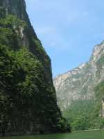 Voir l'image 06_01_00210.Tuxtla-Guetierrez_Canon-del-sumidero.IMG_1639.JPG : 