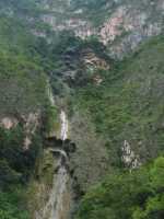 Voir l'image 06_01_00290.Tuxtla-Guetierrez_Canon-del-sumidero.IMG_1667.JPG : 