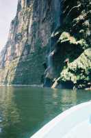 Voir l'image 06_01_00390.Tuxtla-Guetierrez_Canon-del-sumidero.F1050006.JPG : 