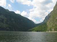 Voir l'image 06_01_00410.Tuxtla-Guetierrez_Canon-del-sumidero.IMG_1688.JPG : 