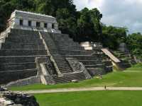 Voir l'image 08_02_00130.Palenque_Palenque.IMG_1880.JPG : Le temple des inscriptions