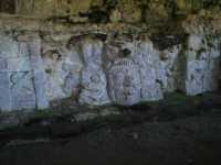 Voir l'image 09_02_00170.Campeche_Edzna.IMG_2233.JPG : Masque en stuc, Templo de los Mascarones