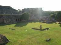 Voir l'image 10_04_00030.Uxmal_Kabah.IMG_2535.JPG : La grande place