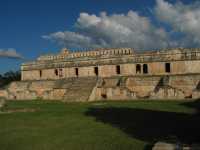 Voir l'image 10_04_00070.Uxmal_Kabah.IMG_2527.JPG : Le grand Palais