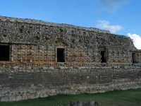 Voir l'image 10_04_00220.Uxmal_Kabah.IMG_2569.JPG : Le Codz Poop et ses 270 Chac