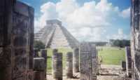 Voir l'image 11_02_00250.Chichen-Itza_Chichen-Itza.F1010003.JPG : 